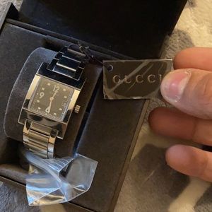 Authentic UNISEX Gucci black crystal dial chronograph date watch